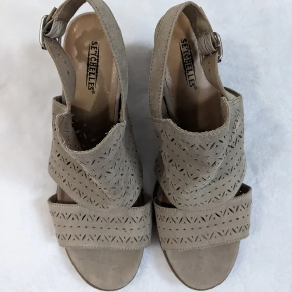 Seychelles Bora Tan Perforated Laser Cut Ankle Strap Chunky Block Heel Sandals - Picture 12 of 14